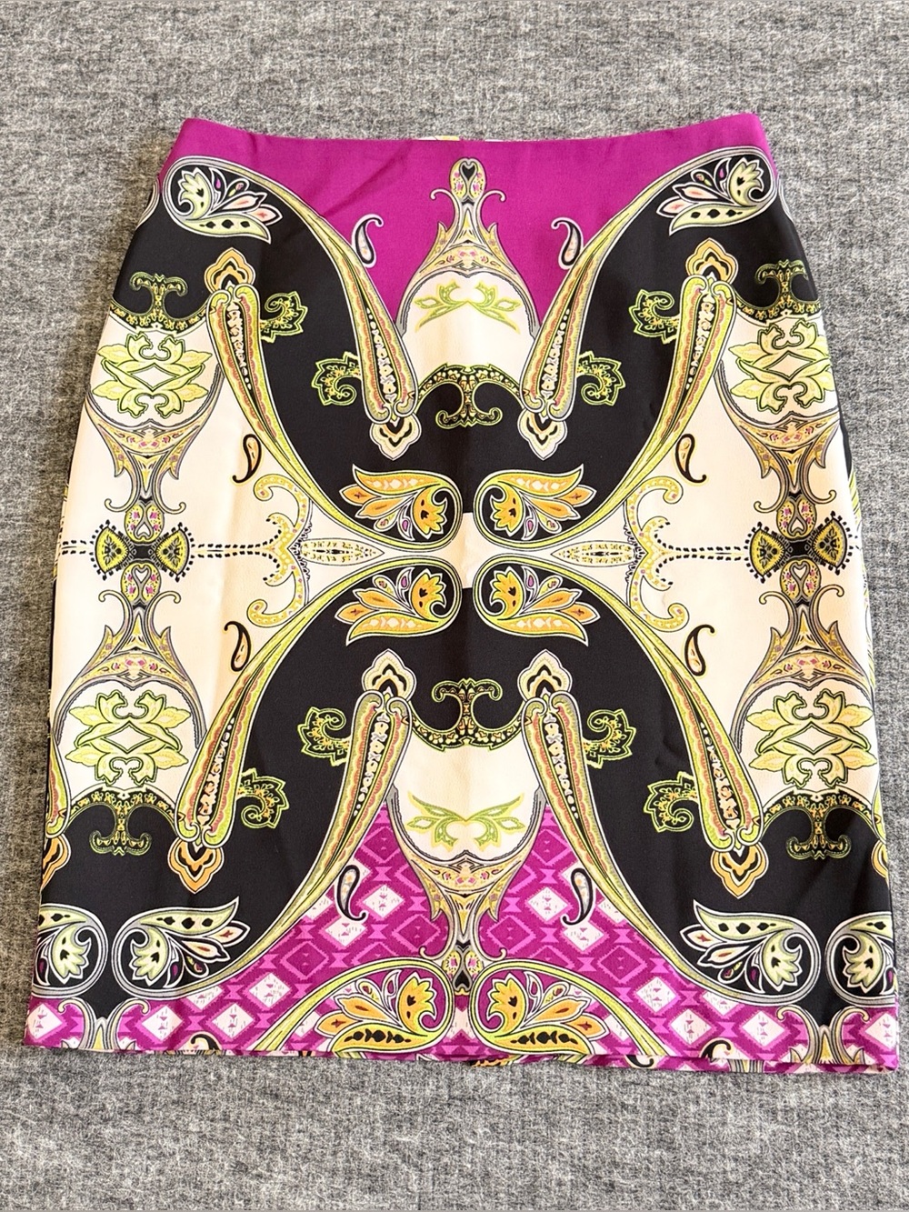 Monroe & Main Magenta Paisley-Print Pencil Skirt Size 6